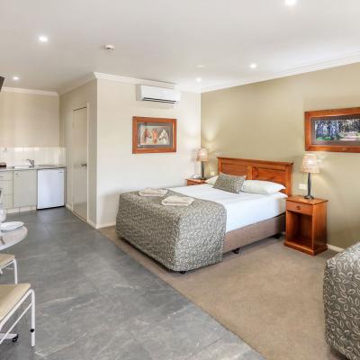 Saltbush Motor Inn Disabled Suite 1a