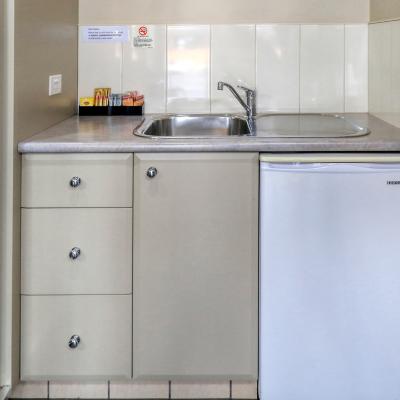 Saltbush Motor Inn Disabled Suite 3a