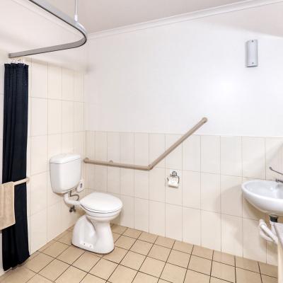 Saltbush Motor Inn Disabled Suite 4a