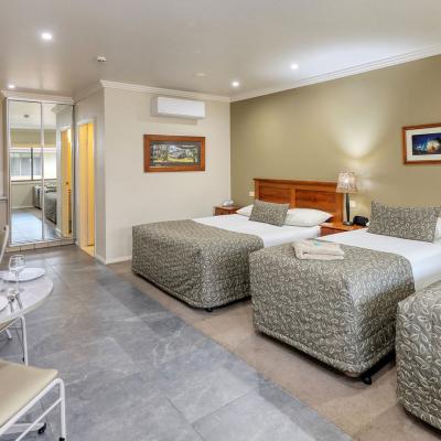 Saltbush Motor Inn Twin Suite 1a