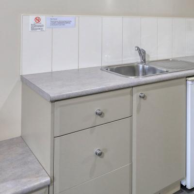 Saltbush Motor Inn King Spa Suite 3a